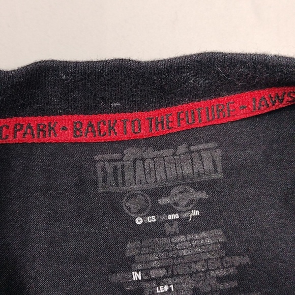 Universal Studios Movies Men's T Shirt Size Medium - Picture 2 of 8